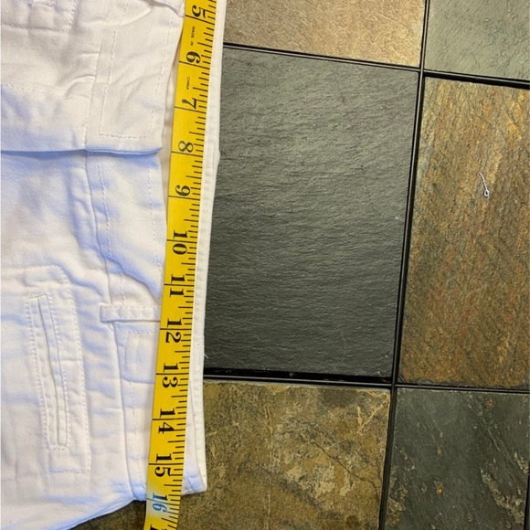 Larry Levine Womens White capris - Picture 3 of 4